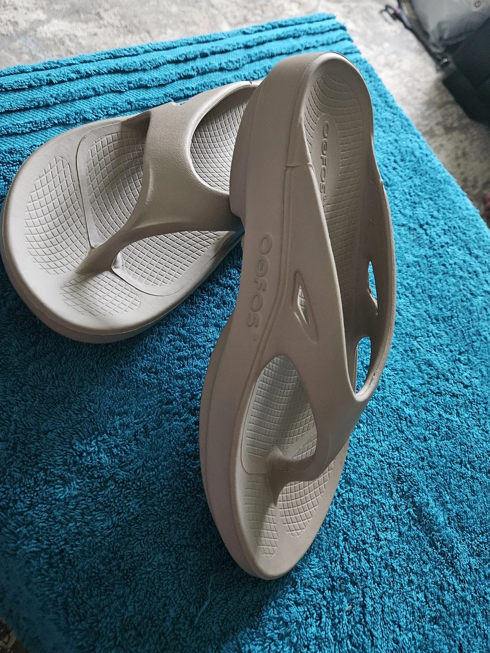 Oofos Men's OOriginal Sandals in Taupe - Lightweight Recovery Flip Flops
